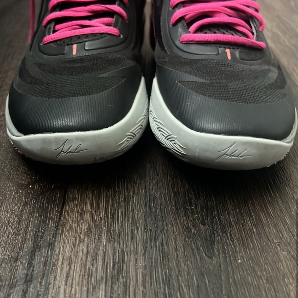Puma Black and Pink Athletic Shoes with Sleek Design. Men’s Puma MB 02 flare